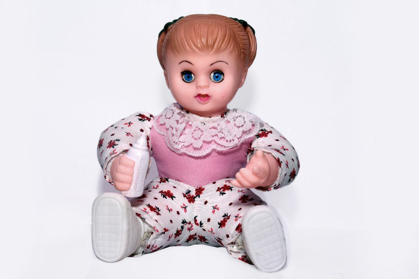 Old baby dolls shop with blinking eyes