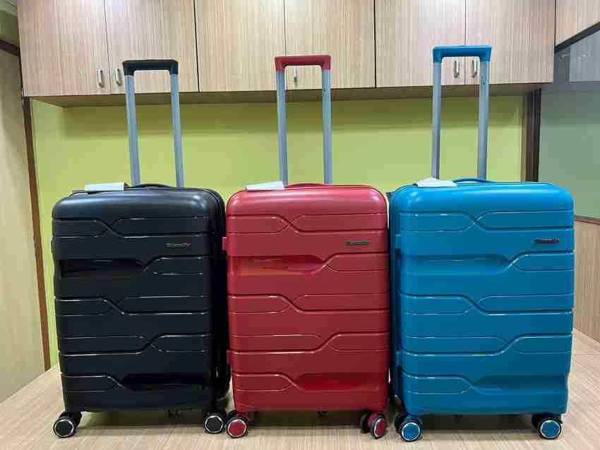 FM AMERICAN RIDER Hard body set of 3 luggage 8 W trolley Expandable Cabin Check in Set 4 Wheels 28 inch Red Blue Black Price in India Flipkart