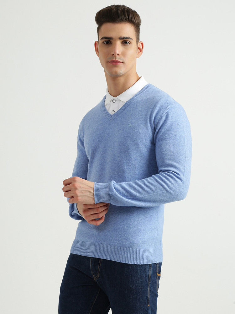 Light blue sweater sales mens outfit