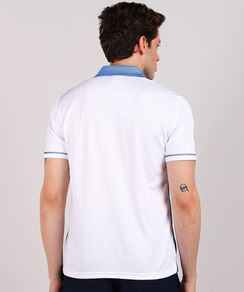 White t shirt with blue collar hotsell
