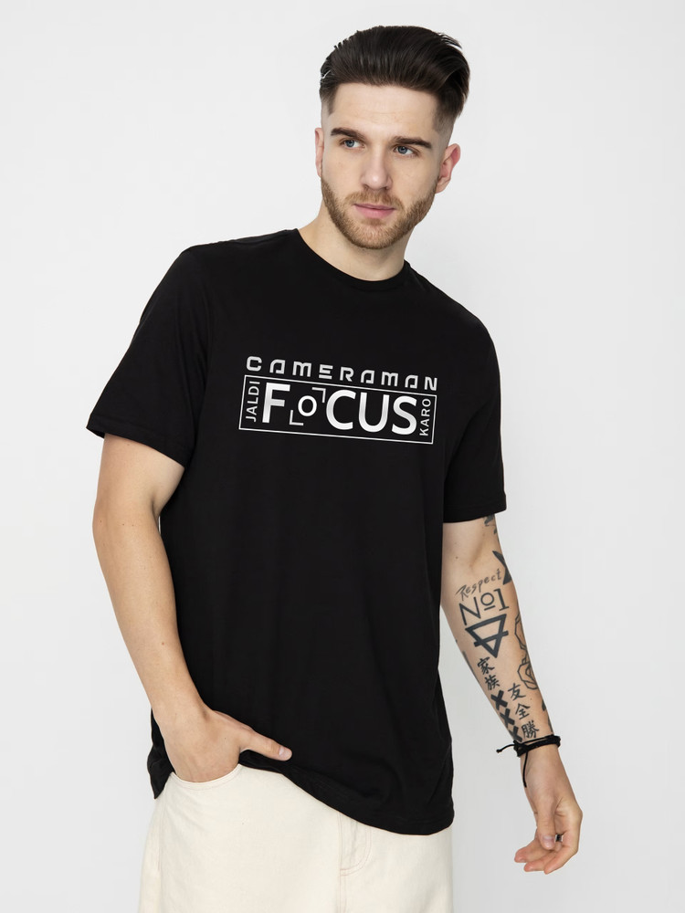 T shop shirt focus