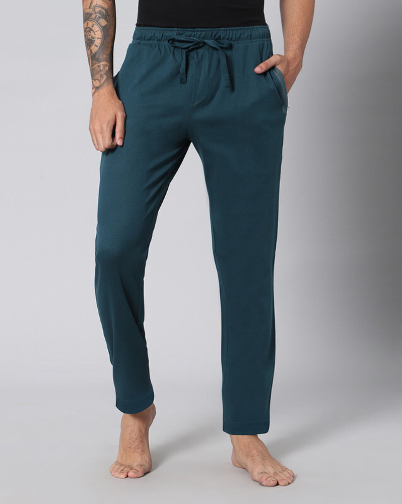 Avoq track pants 2025
