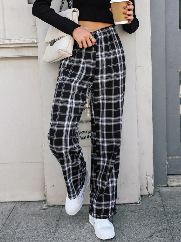 Matching Outfit Ideas White Shirt And Black Pants For Summer 2023   FashionMakesTrendscom