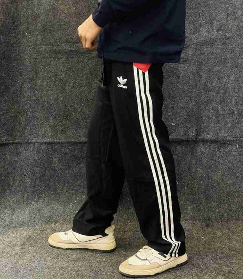 Track pants store 3 lines