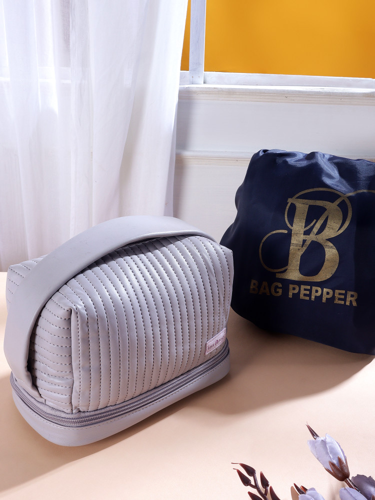 Details 86+ travel vanity bag esthdonghoadian