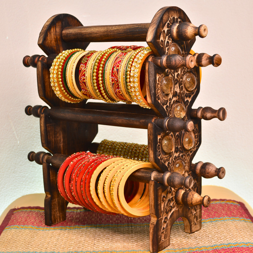 Bangle stands new arrivals