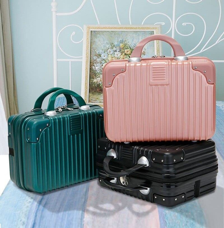Cosmetic suitcase shop