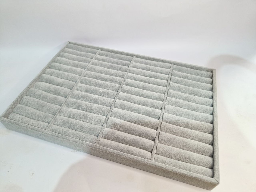 Bangle display outlet box
