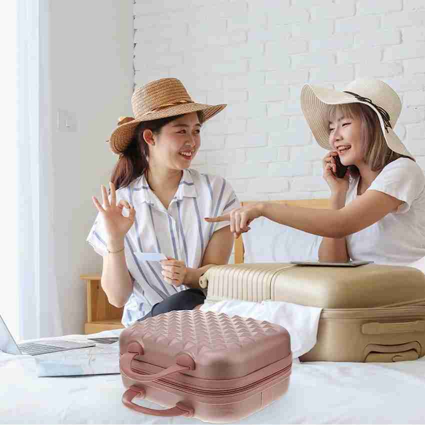 Hard shell toiletry case new arrivals