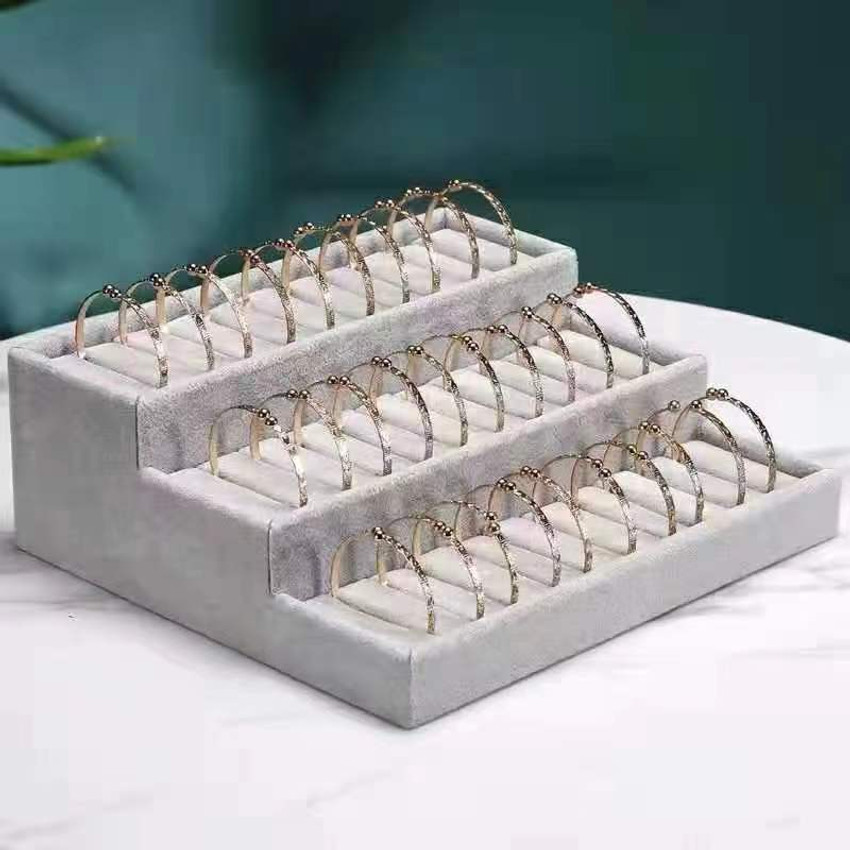 Tray for jewelry display outlet