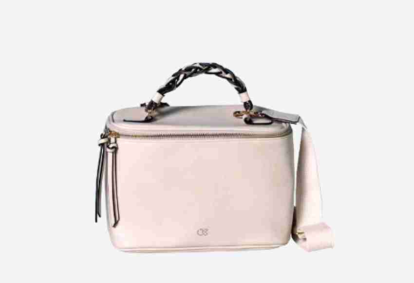Oriflame hay beauty case vanity kit zipper Vanity Box Price in India Buy Oriflame hay beauty case vanity kit zipper Vanity Box online at Flipkart