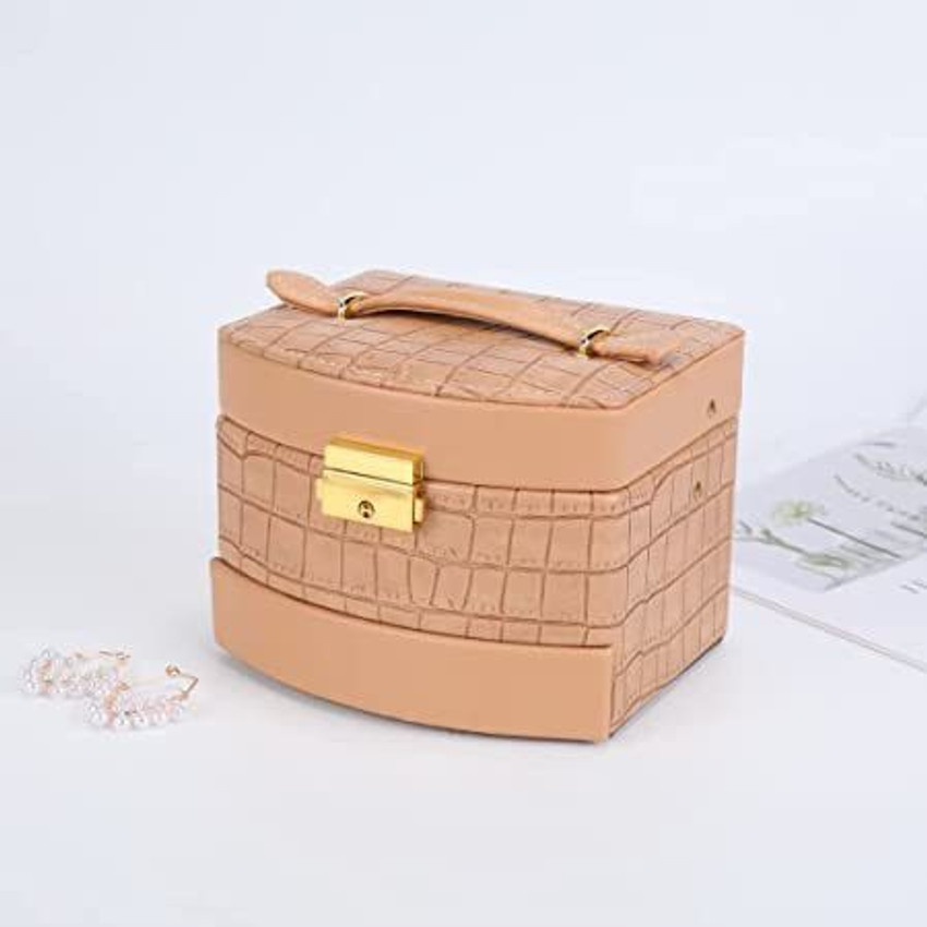 Small jewellery box with lock on sale