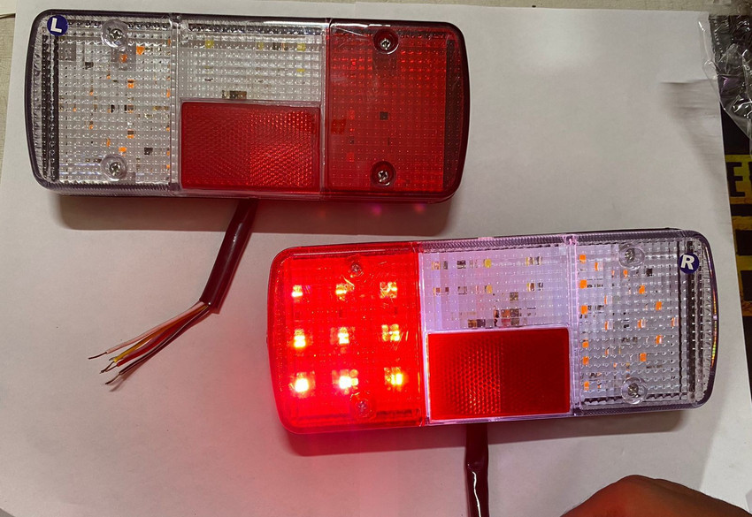 Auto MT LED Tail Lamp Assembly 2PC SET Set for Ape Mahindra Tata