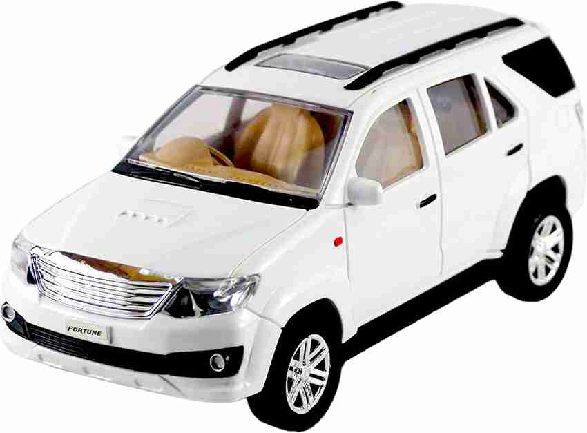 Toyota fortuner toy model store