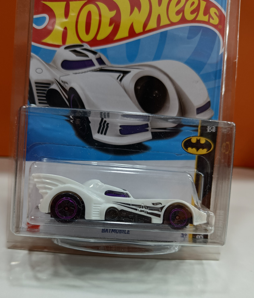 Hot wheels white batmobile shop
