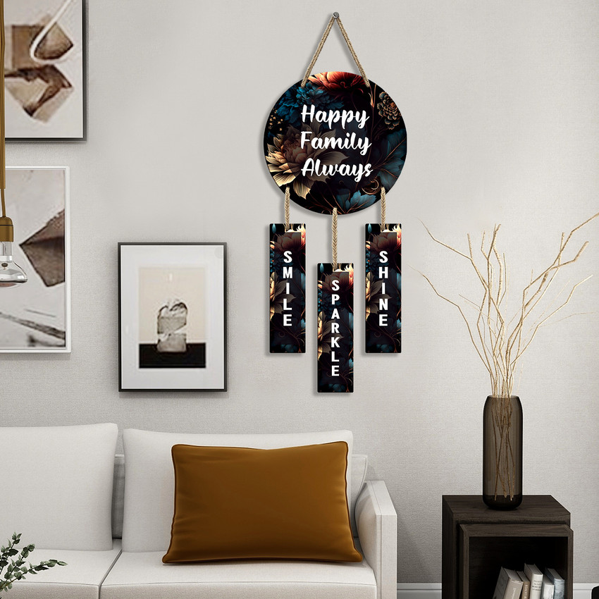 Decorative items store for wall