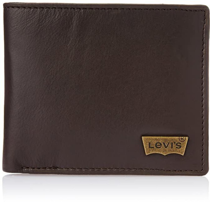 Levis wallet deals for men