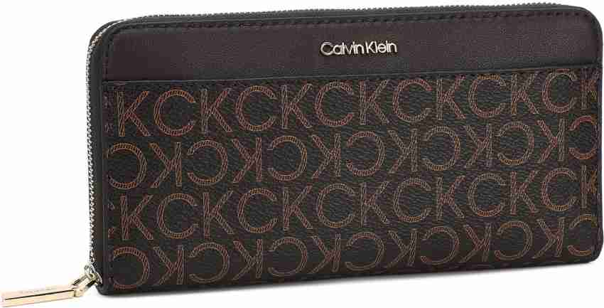 Calvin klein 2024 women's wallets online