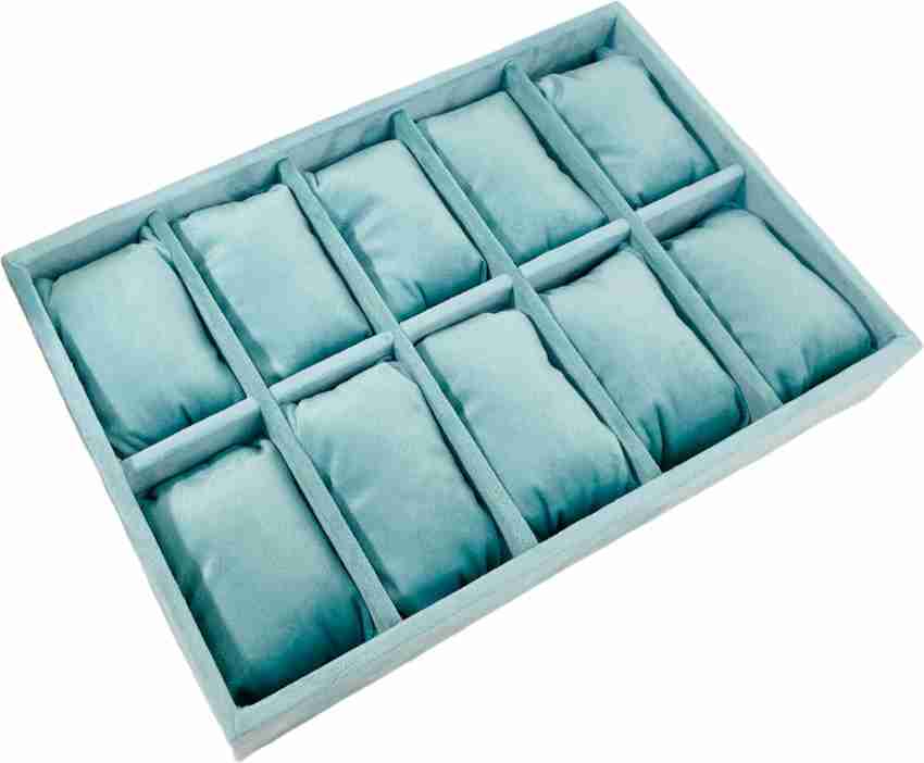 Bracelet tray clearance