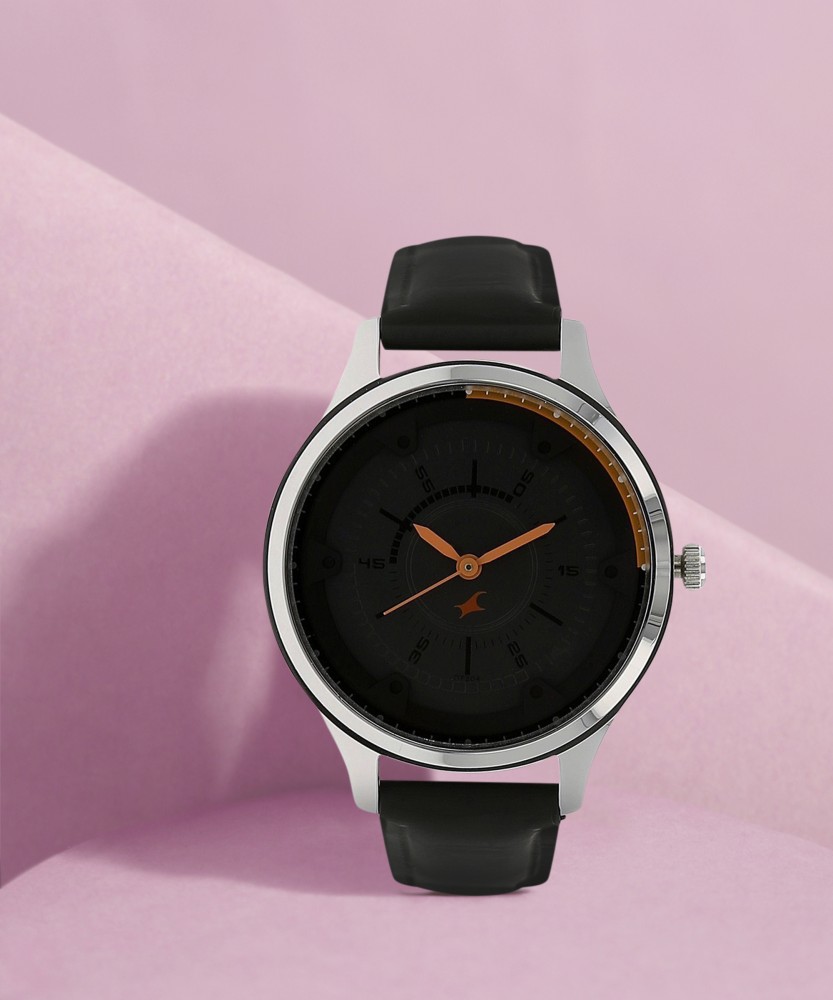 Fastrack watch with online leather belt