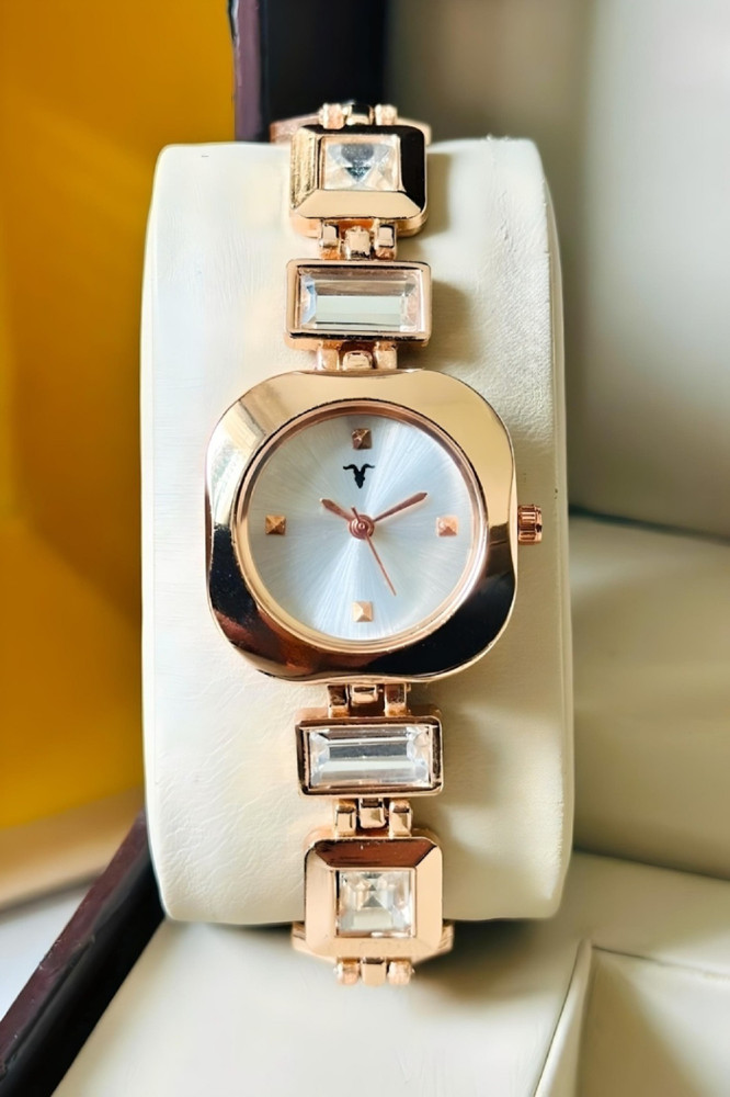 Ladies wrist watch online flipkart top