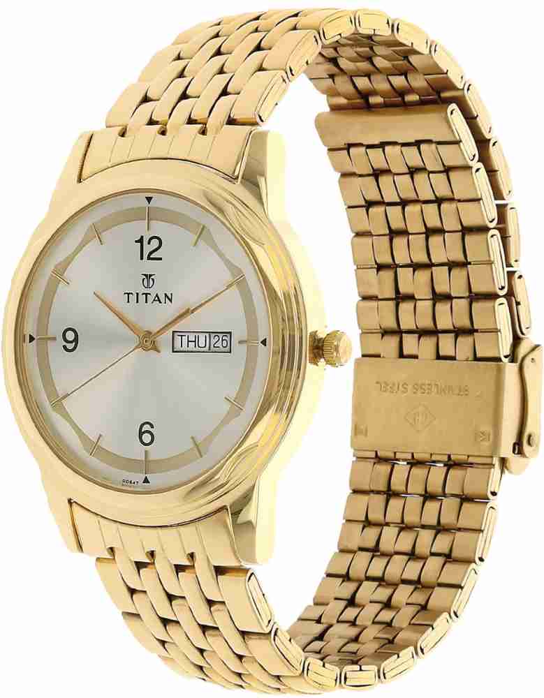 Titan watch best sale 1578 yac price