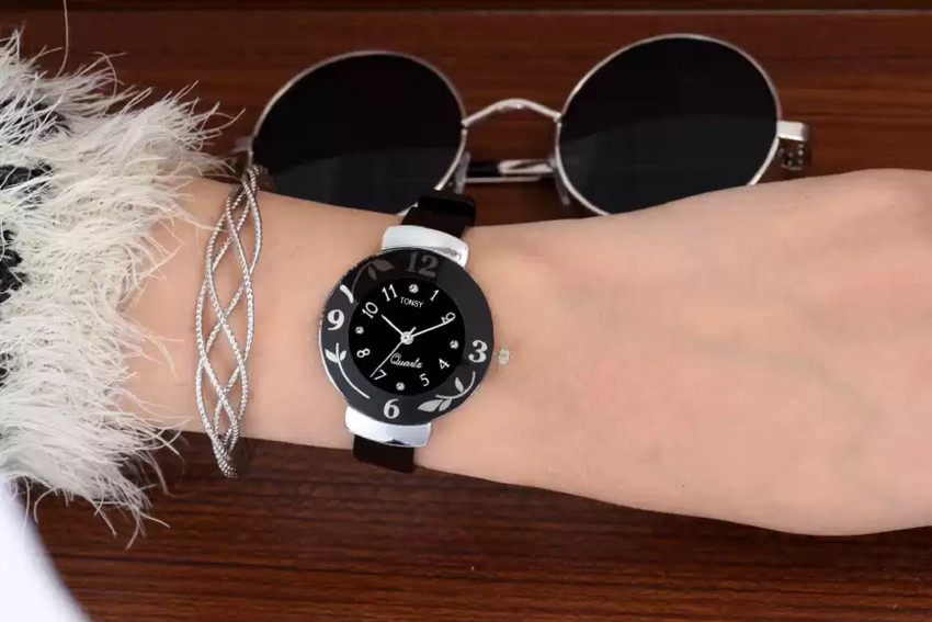Square hotsell watches flipkart