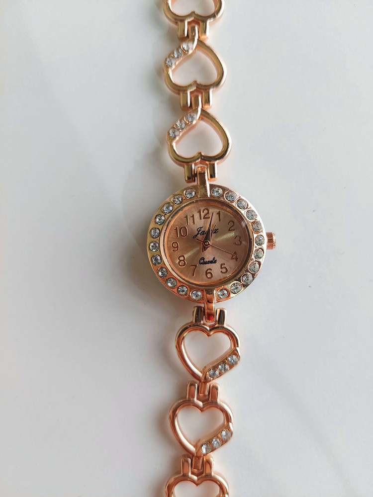 Modern Future House Stylish Heart Bracelet Watch Premium Bracelet Analog Watch For Women Buy Modern Future House Stylish Heart Bracelet Watch Premium Bracelet Analog Watch For Women Bracelet Watch