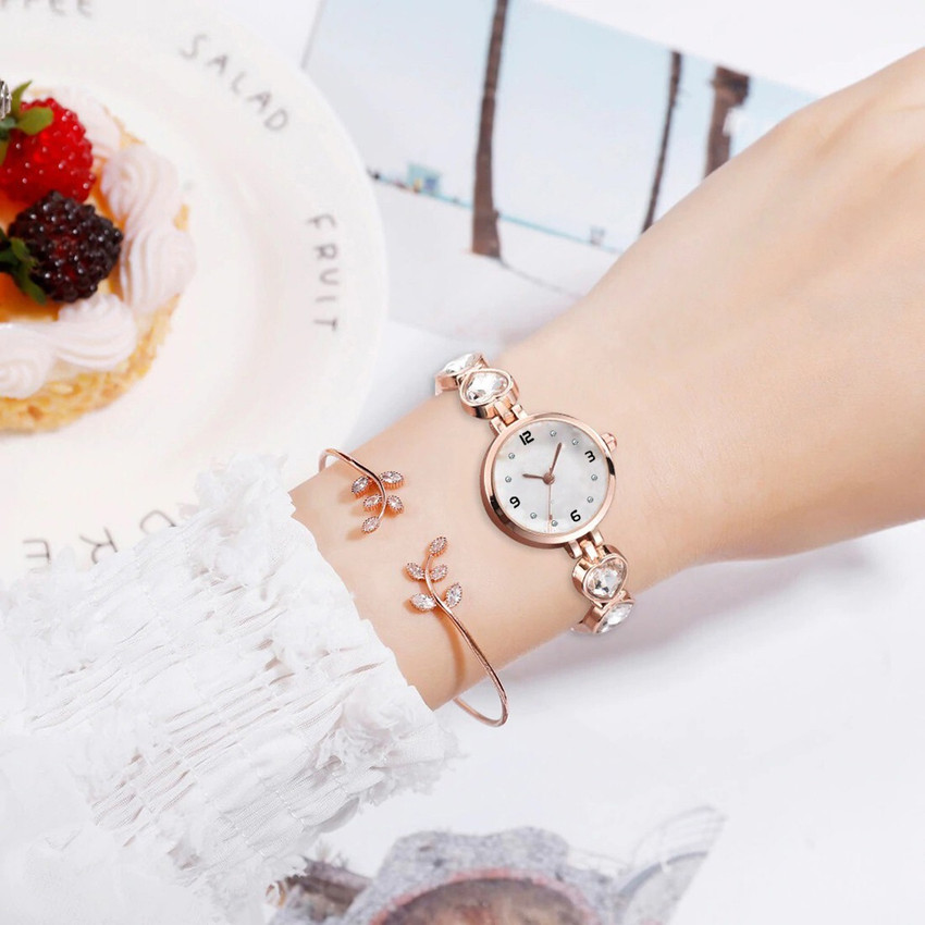 Daniel Jubile Bracelet Rose Gold Heart Shape Diamond Studded Gift on Girls Watch For Women Analog Watch For Women Buy Daniel Jubile Bracelet Rose Gold Heart Shape Diamond Studded Gift