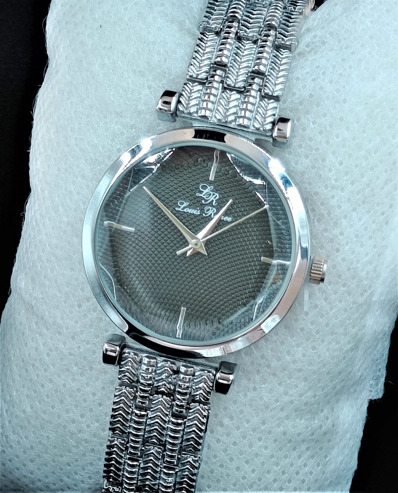 Flipkart ladies discount watches below 200