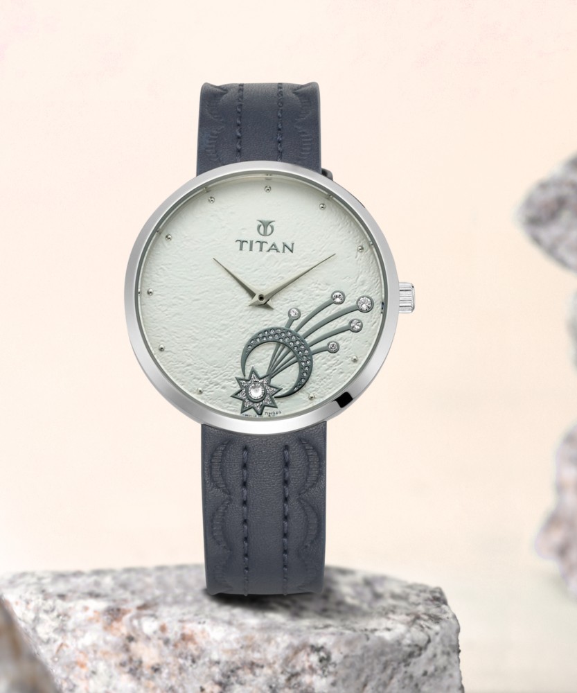 Flipkart wrist watch on sale titan