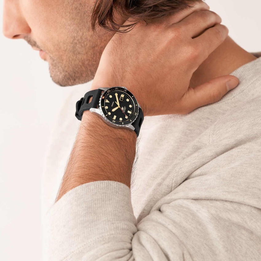 Fossil wrist on sale watch for men