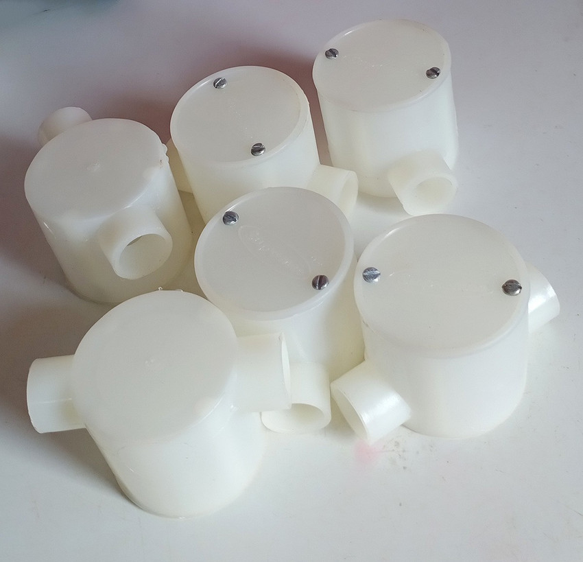 Spotlight outlet junction box