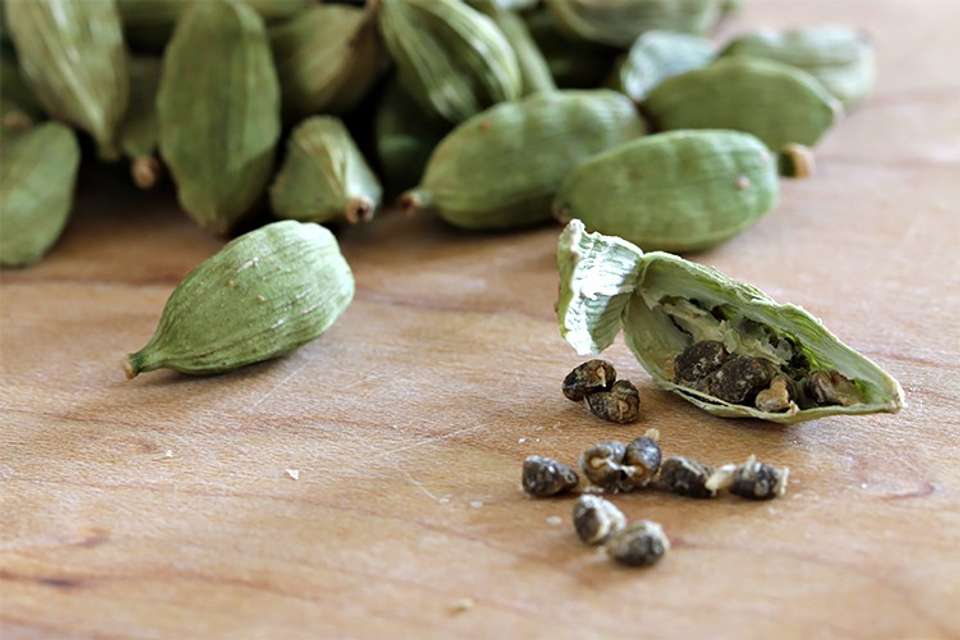 AWFAAKI CARDAMOM KERALA / PREMIUM 8 MM GREEN ELAICHI 100 GM Price in ...