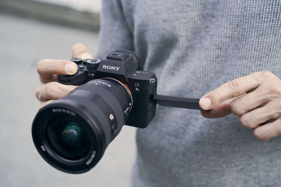 SONY Alpha 7SM3 Mirrorless Camera Body Only + Battery (NP-FZ100 ...