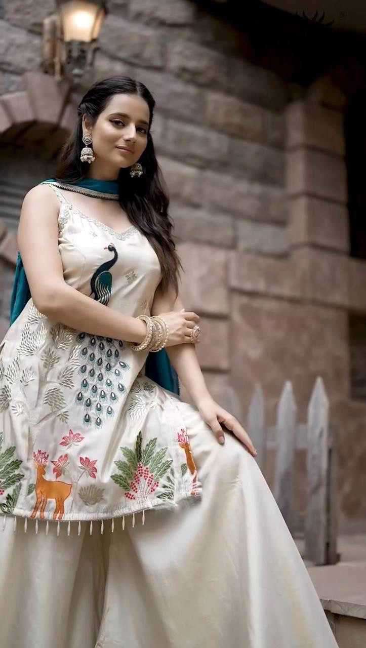 Fashion Galleria Embroidered Kurta, Palazzo & Dupatta Set - Buy Fashion ...