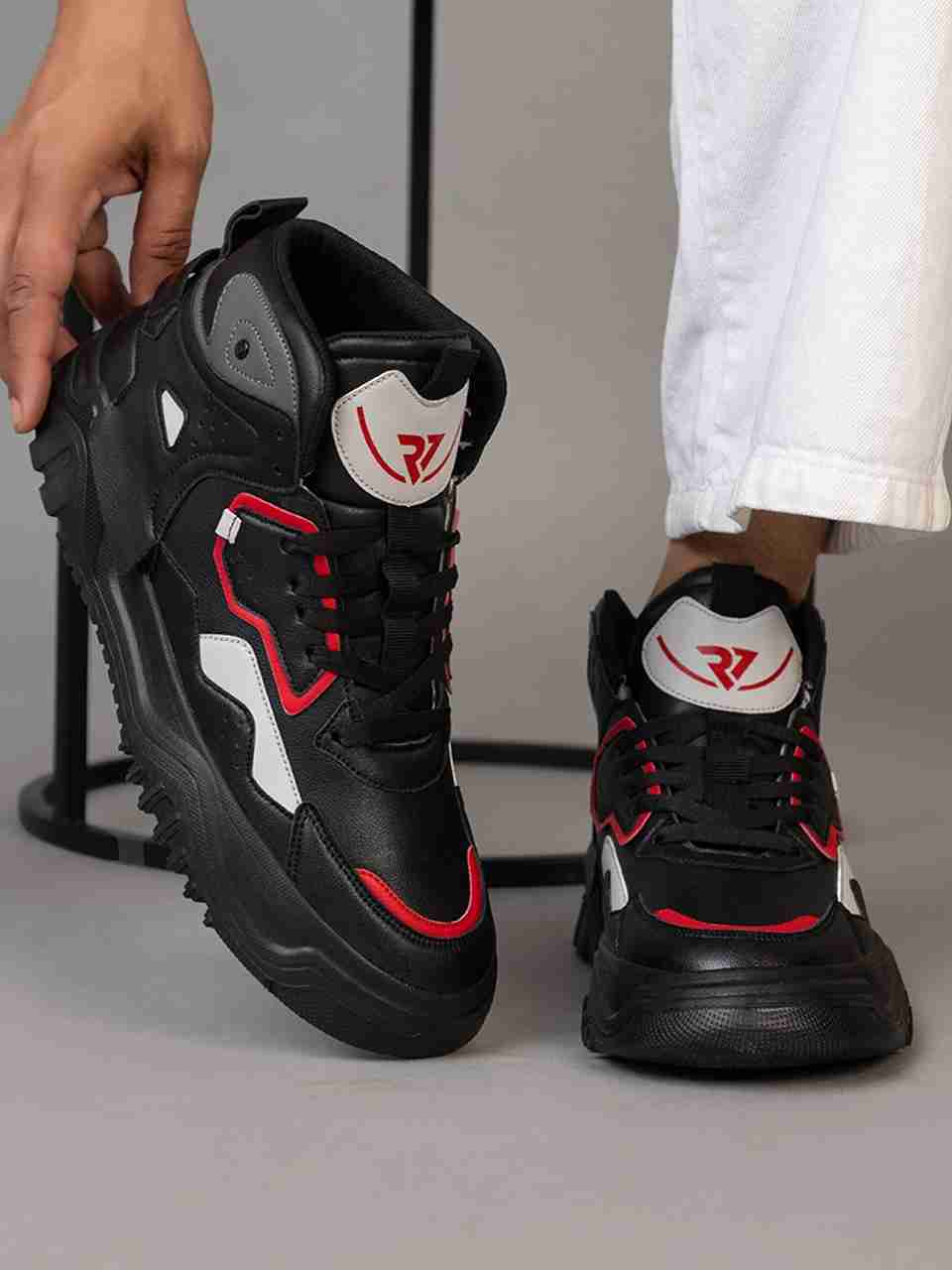 RUN SEVEN Lightweight Walking Sneakers - Image 8