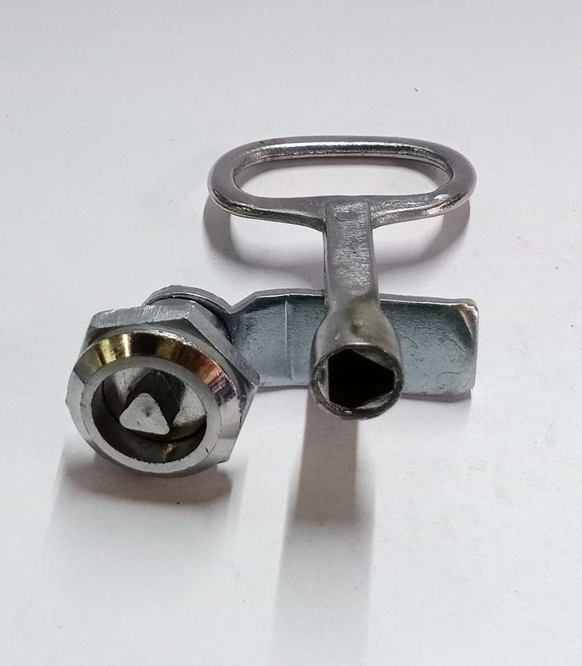 Socket Key Socket Threaded Type Hardware Panel Lock Socket Key Male Threaded (1 Set ) Triangle Shape ...