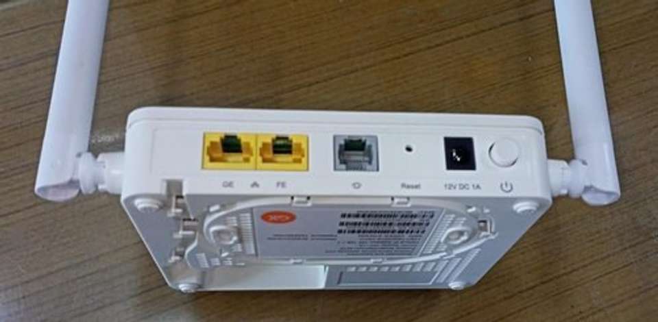 Platinum Video Router GENEXIS FTTH Platinum 4410 Wifi Optical Network Unit, Router 2.4 GHz ...