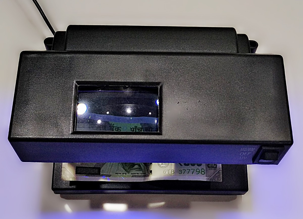 Security Store MG, UV FAKE NOTE DETECTOR MINI FND Countertop Currency Detector image 1