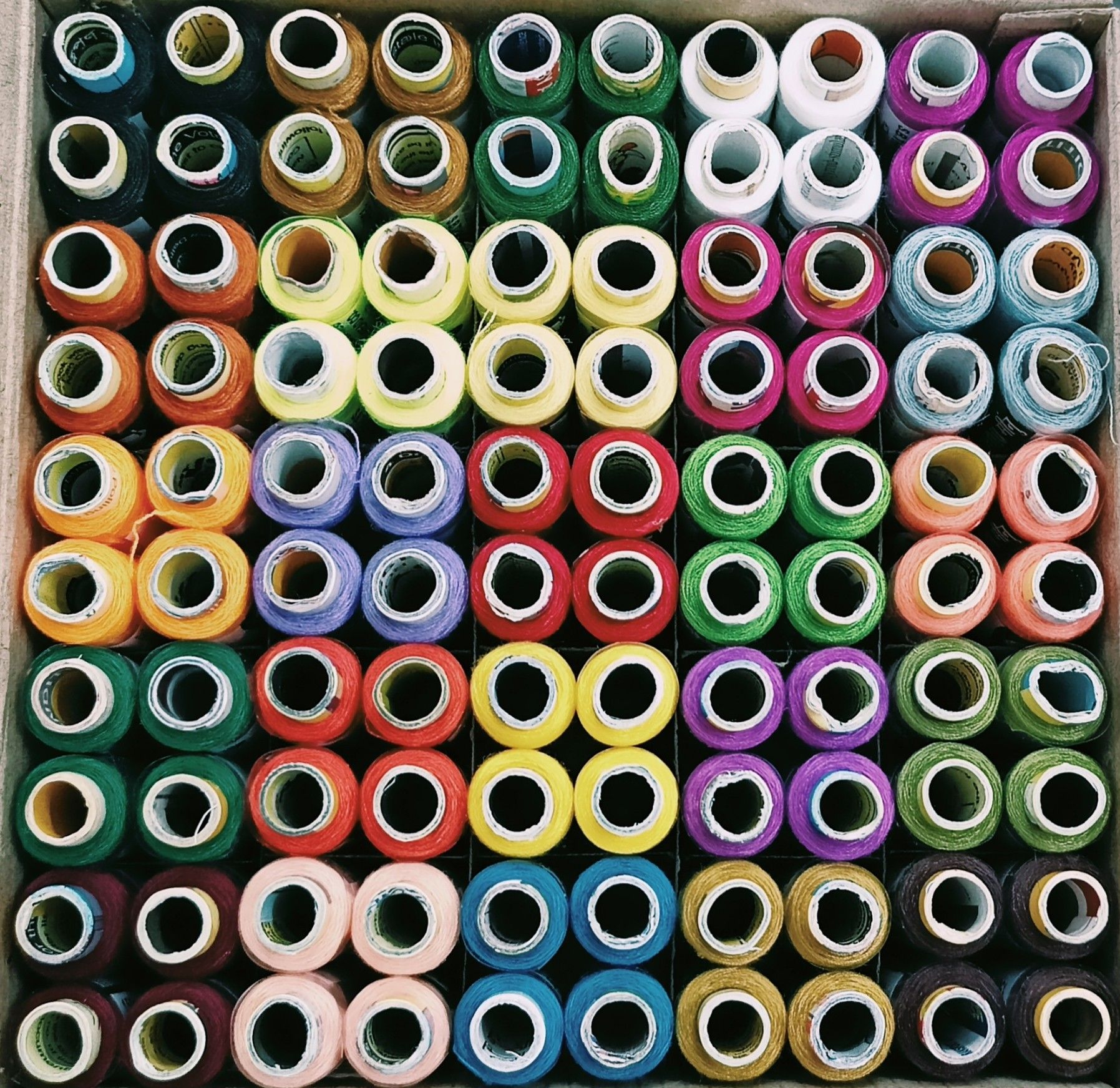 threads 100%spun polyester sewing thread 100 tubes 150 meters(4 tube x 25) thread