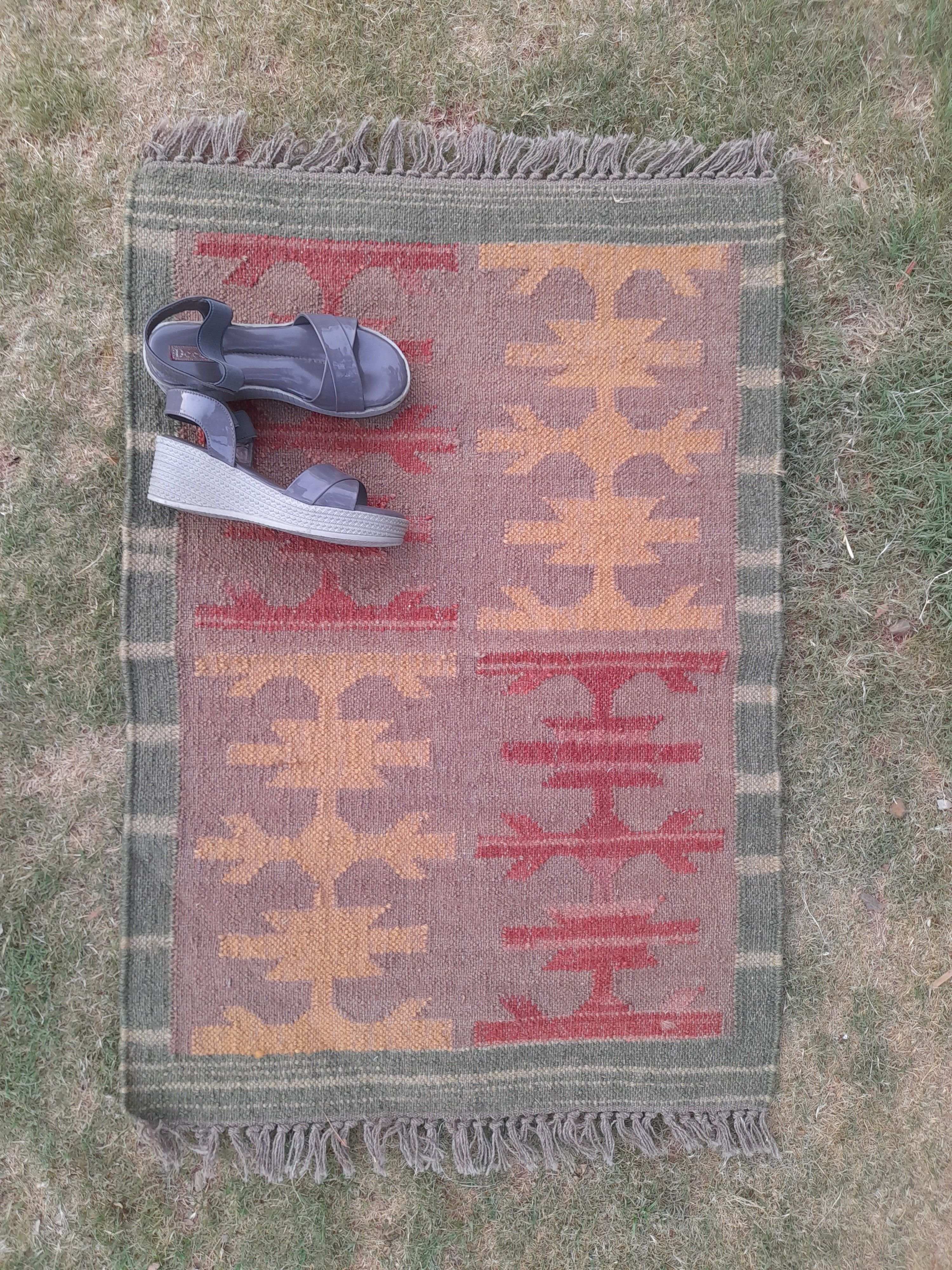 002 Indoor and Outdoor Rug Pad