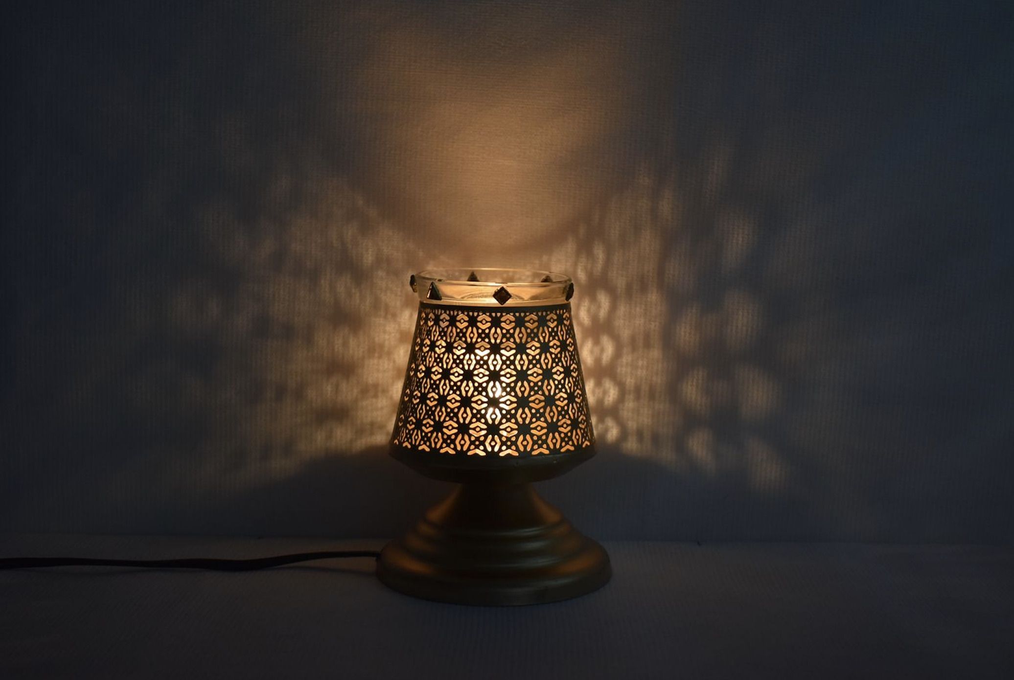 Elegant Design Aroma Diffuser with 15 ML Lavender Aroma Oil Diffuser Set Elegant Design Aroma Diffuser/Burner-image-37