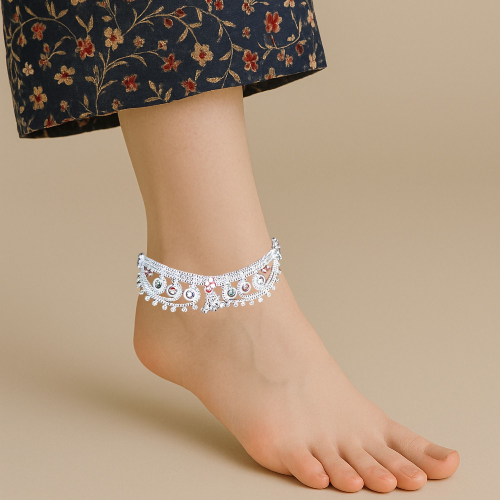 uvx fashion & tech Trendy silver plated alloy anklets Payals in trendy designs. Alloy, Silver Anklet-picture-12