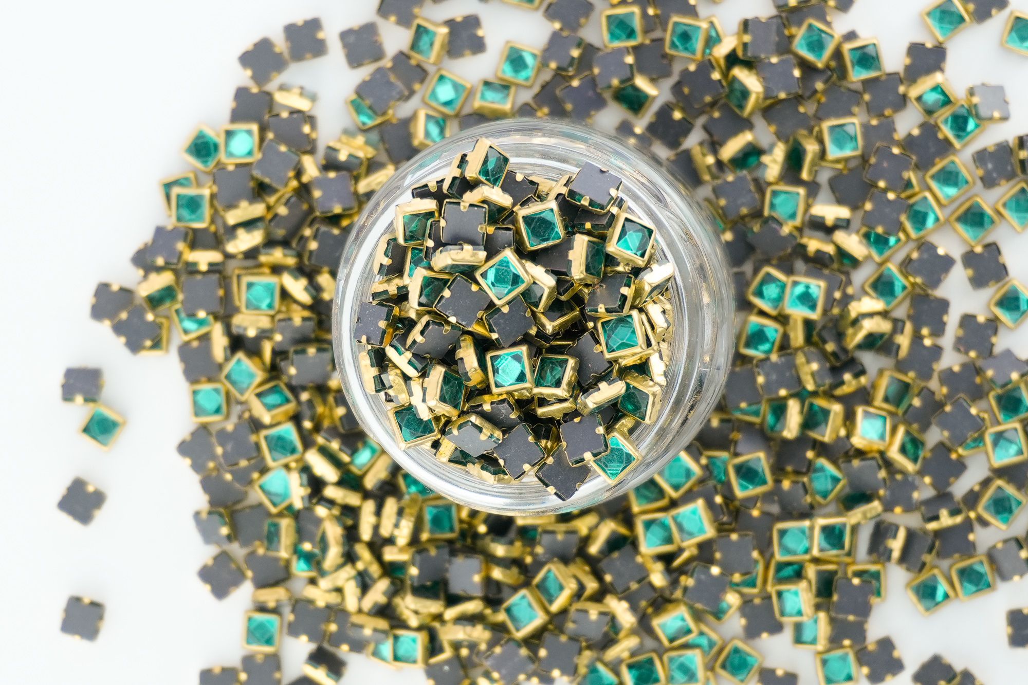 4mm Square Shape Ramar Green Color 50g-image-2