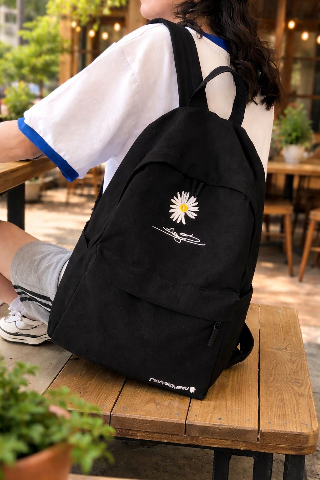 Small 15 L Backpack Black Backpack with Daisy Flower Design for College Girl