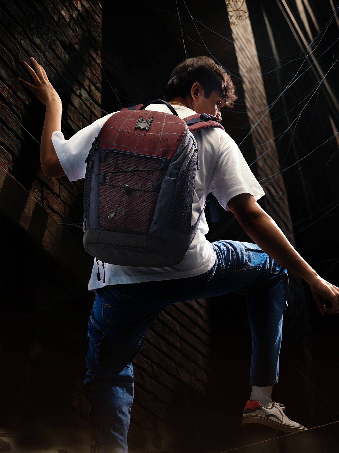 Medium 24 L Laptop Backpack Spider-Man: Classic Suit-image-25