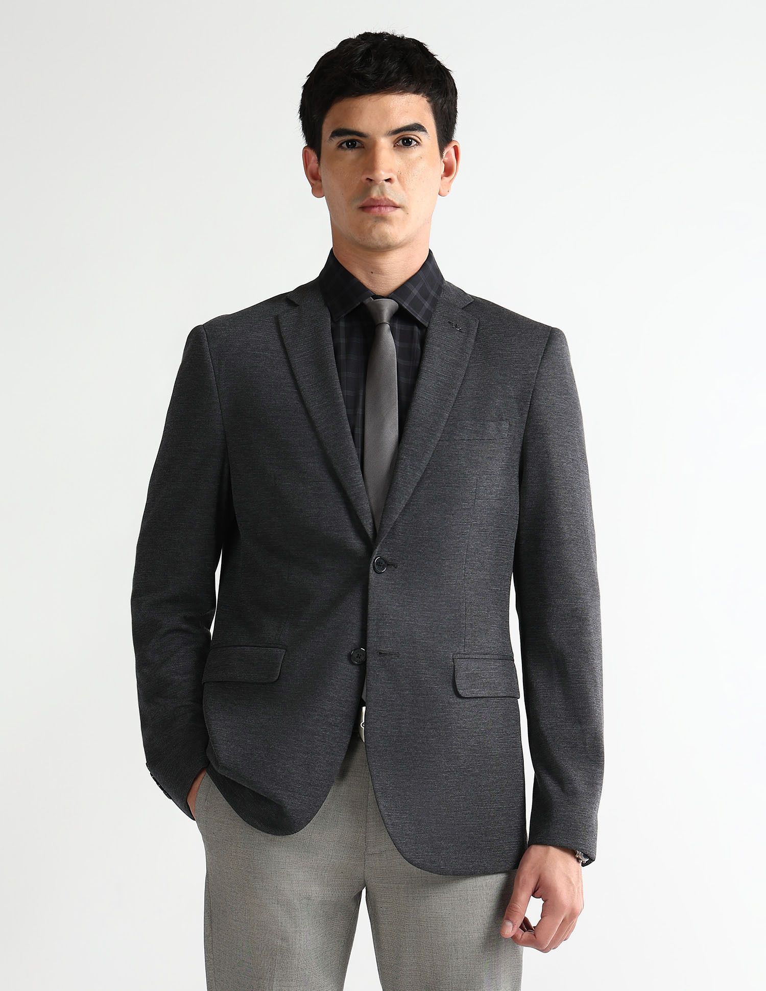 Men Solid Single Breasted Formal Blazer-image-2