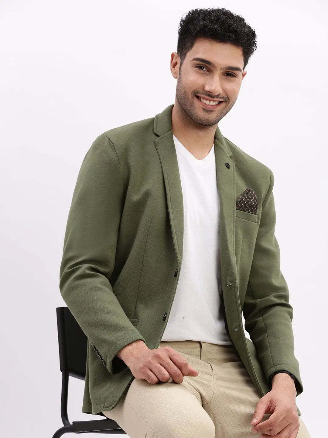 Men Solid Single Breasted Casual Blazer-image-2