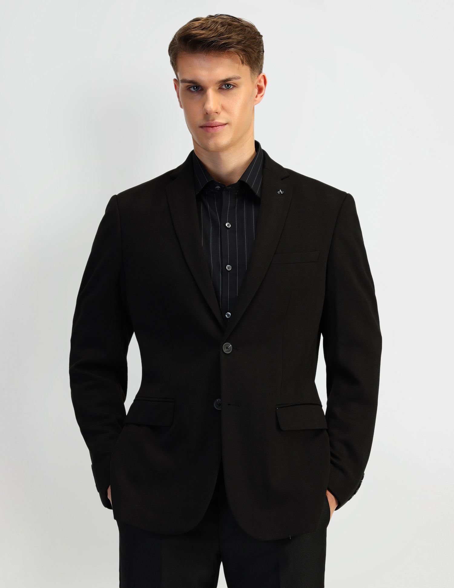 Men Solid Single Breasted Formal Blazer